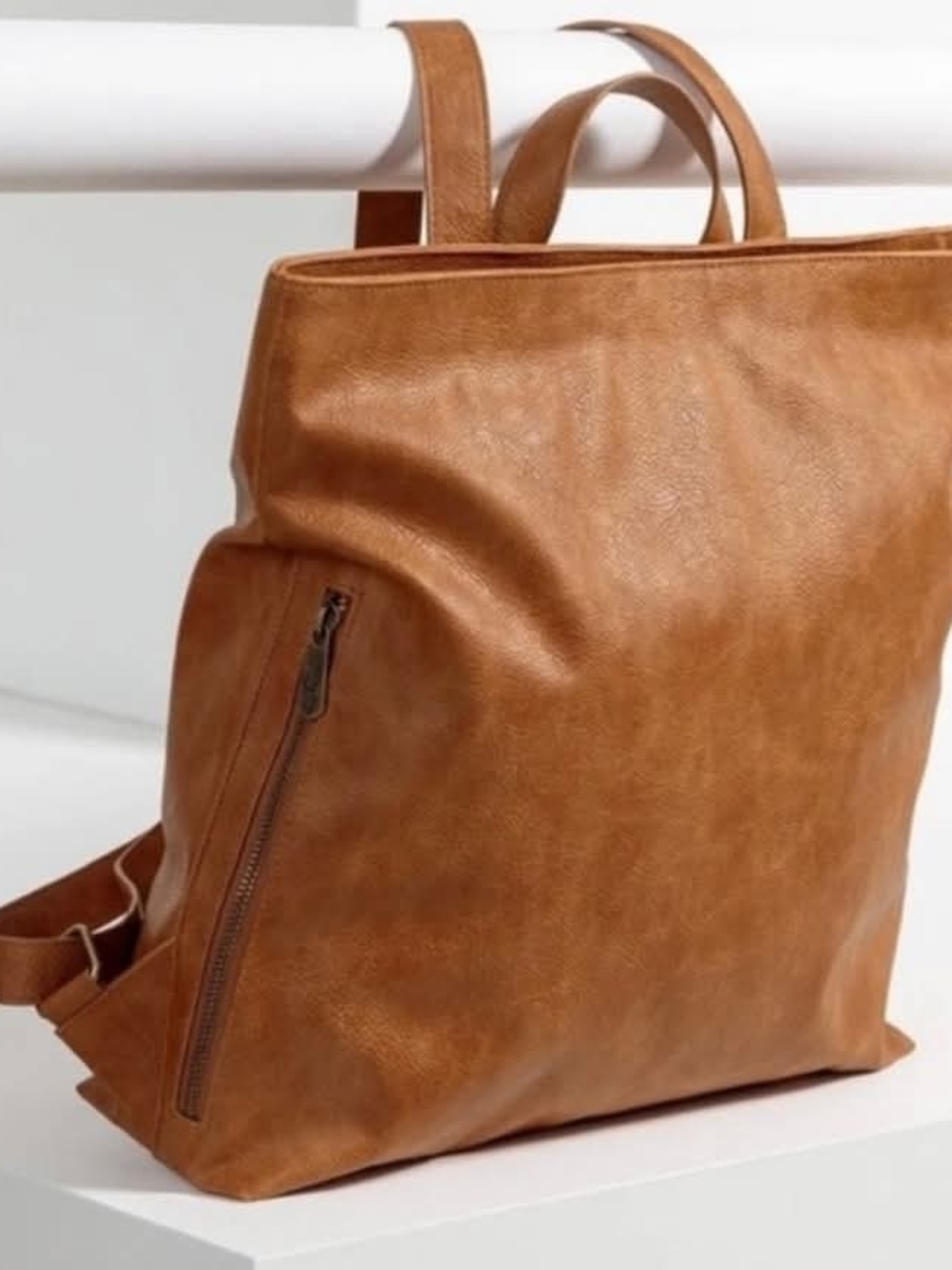 Thirty-one High Street Backpack. Caramel Distressed Pebble